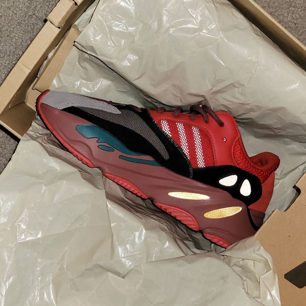 Yeezy 700